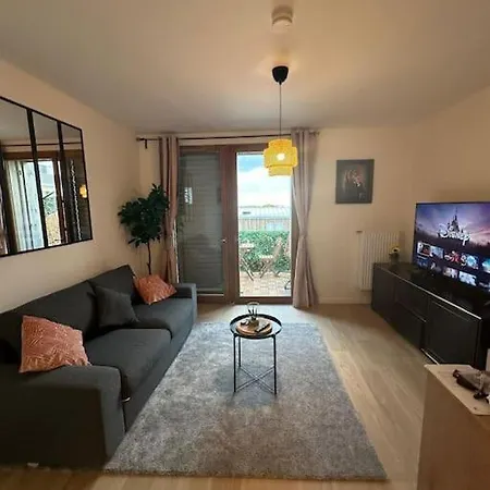 Apartment Cosy Avec Terrasse A Montévrain